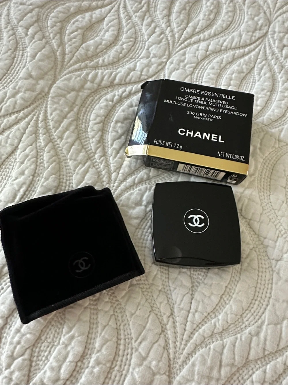 CHANEL Ombre Essentielle Multi-Use Longwearing Eyeshadow - 230 Gris Paris Matte